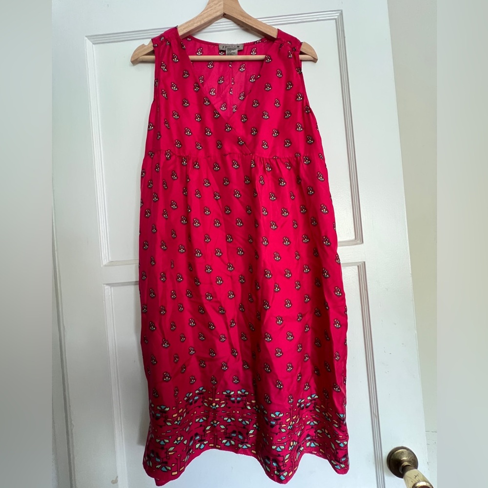Jigsaw V-Neck 100% Silk Sleeveless Dress Size 6, A-Line 60’s Vintage Vibe